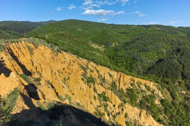 Günbatımı manzara kaya oluşumu Stob Piramitler, Rila Dağı, Köstendil bölgenin, Bulgaristan