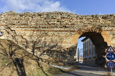Diocletianopolis Roma Şehir Duvarı, kasaba Hisarya, Plovdiv Bölge, Bulgaristan'ın batı kapısı gün batımı görünümü