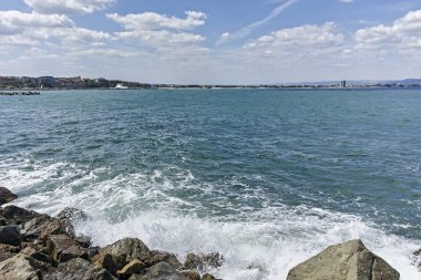 Nessebar, Bulgaristan - 12 Ağustos 2018: Panorama Nessebar sahil şeridi üzerinden tatil, Sunny Beach, St. Vlas ve Elenite, Burgaz bölge, Bulgaristan