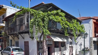 Arnea, Chalkidiki, Yunanistan - 23 Temmuz 2012: Eski evleri şehir Arnea,, Chalkidiki, Orta Makedonya, Yunanistan