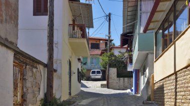 Arnea, Chalkidiki, Yunanistan - 23 Temmuz 2012: Eski evleri şehir Arnea,, Chalkidiki, Orta Makedonya, Yunanistan