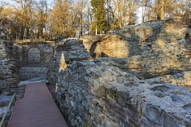 Gün batımı görünümü antik termal banyoları, Diocletianopolis, Hisarya kasaba, Plovdiv Bölge, Bulgaristan