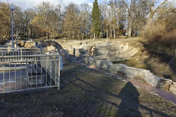 Gün batımı görünümü antik termal banyoları, Diocletianopolis, Hisarya kasaba, Plovdiv Bölge, Bulgaristan
