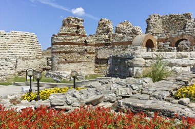 Antik sur kalıntıları girişinde eski kasaba Nessebar, Burgaz bölge, Bulgaristan