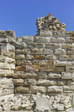 Antik sur kalıntıları girişinde eski kasaba Nessebar, Burgaz bölge, Bulgaristan