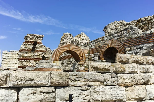 Antik Sur Kalıntıları Girişinde Eski Kasaba Nessebar Burgaz Bölge Bulgaristan — Stok fotoğraf