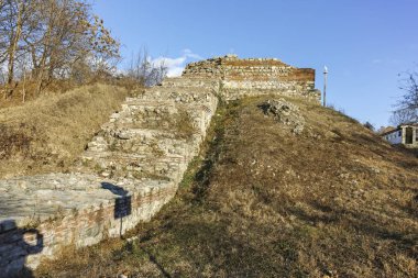 Antik Roma şehri Diocletianopolis, Hisarya kasaba, Plovdiv Bölge, Bulgaristan surlarının kalıntıları gün batımı görünümü