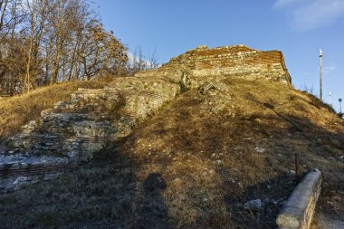 Antik Roma şehri Diocletianopolis, Hisarya kasaba, Plovdiv Bölge, Bulgaristan surlarının kalıntıları gün batımı görünümü