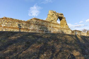 Antik Roma şehri Diocletianopolis, Hisarya kasaba, Plovdiv Bölge, Bulgaristan surlarının kalıntıları gün batımı görünümü