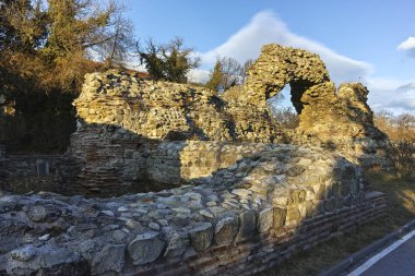 Antik Roma şehri Diocletianopolis, Hisarya kasaba, Plovdiv Bölge, Bulgaristan surlarının kalıntıları gün batımı görünümü