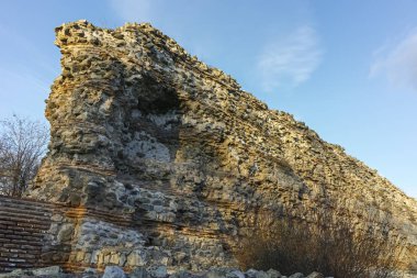 Antik Roma şehri Diocletianopolis, Hisarya kasaba, Plovdiv Bölge, Bulgaristan surlarının kalıntıları gün batımı görünümü