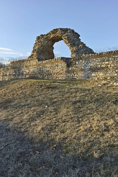 Antik Roma şehri Diocletianopolis, Hisarya kasaba, Plovdiv Bölge, Bulgaristan surlarının kalıntıları gün batımı görünümü
