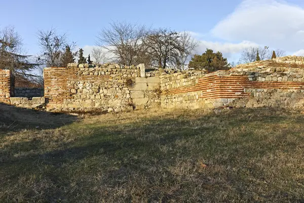 Antik Roma şehri Diocletianopolis, Hisarya kasaba, Plovdiv Bölge, Bulgaristan surlarının kalıntıları gün batımı görünümü
