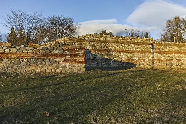 Vista Pôr Sol Ruínas Fortificações Antiga Cidade Romana Diocletianópolis Cidade — Fotografia de Stock