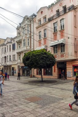 Plovdiv, Bulgaristan - 7 Mayıs 2018: Merkez yayalara Şehir Plovdiv, Bulgaristan, binalar