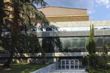 Stara Zagora, Bulgaristan - 5 Ağustos 2018: Devlet Operası, Stara Zagora, Bulgaristan şehir merkezinde