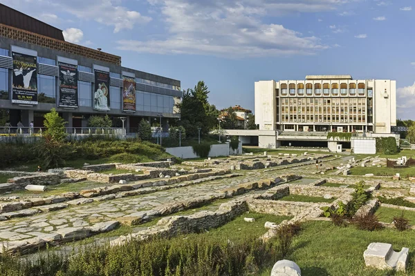 Stara Zagora Bulgaria August 2018 Regional Library Ruins Roman City — Stock Photo, Image