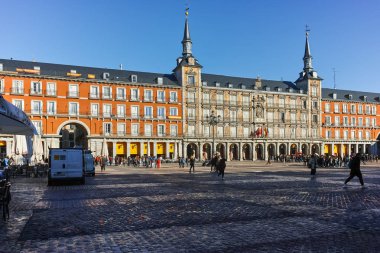 Madrid, İspanya - 22 Ocak 2018: Panorama, Plaza Mayor, Madrid, İspanya şehirde