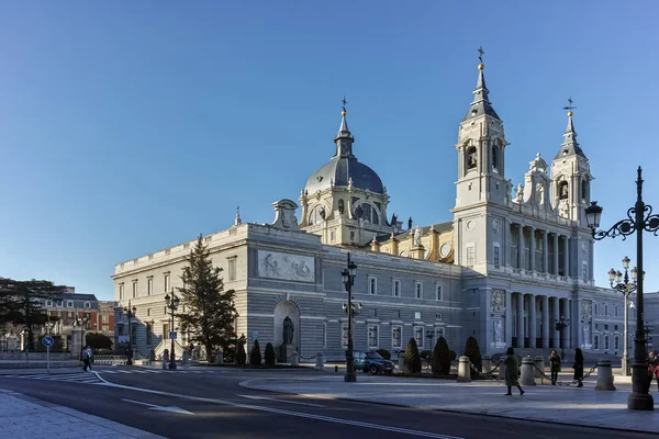 Madrid Spanje Januari 2018 Weergave Van Van Almudena Kathedraal Stad — Stockfoto