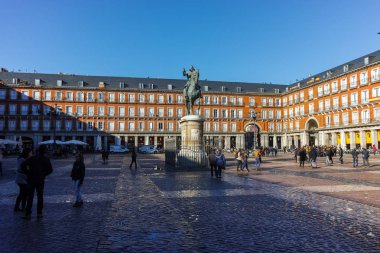 Madrid, İspanya - 22 Ocak 2018: Panoramik Plaza Mayor Madrid, İspanya şehir