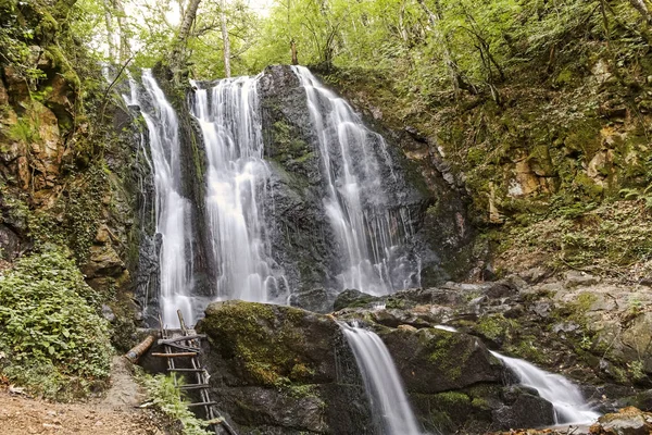 Koleshino 滝カスケード Belasica ノボ公園 北マケドニア共和国の風景 — ストック写真