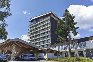 Pamporovo, Bulgaristan - 14 Ağustos 2018: Kayak Merkezi Rodop Dağları, bölge Smolyan, Bulgaristan Pamporovo, yaz görünümü