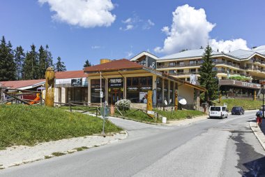 Pamporovo, Bulgaristan - 14 Ağustos 2018: Kayak Merkezi Rodop Dağları, bölge Smolyan, Bulgaristan Pamporovo, yaz görünümü