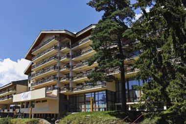Pamporovo, Bulgaristan - 14 Ağustos 2018: Kayak Merkezi Rodop Dağları, bölge Smolyan, Bulgaristan Pamporovo, yaz görünümü