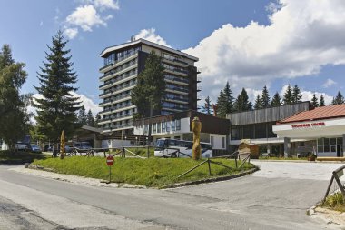 Pamporovo, Bulgaristan - 14 Ağustos 2018: Kayak Merkezi Rodop Dağları, bölge Smolyan, Bulgaristan Pamporovo, yaz görünümü