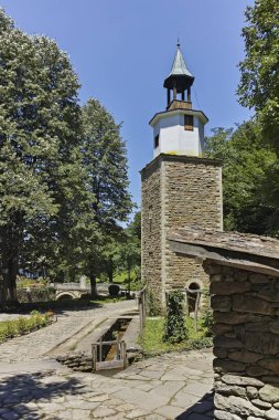 EDDR, Gabrovo, Bulgaristan - 6 Temmuz 2018: Mimari etnografik kompleksi EDDR (Etara) yakınındaki şehir Gabrovo, Bulgaristan