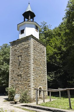 EDDR, Gabrovo, Bulgaristan - 6 Temmuz 2018: Mimari etnografik kompleksi EDDR (Etara) yakınındaki şehir Gabrovo, Bulgaristan