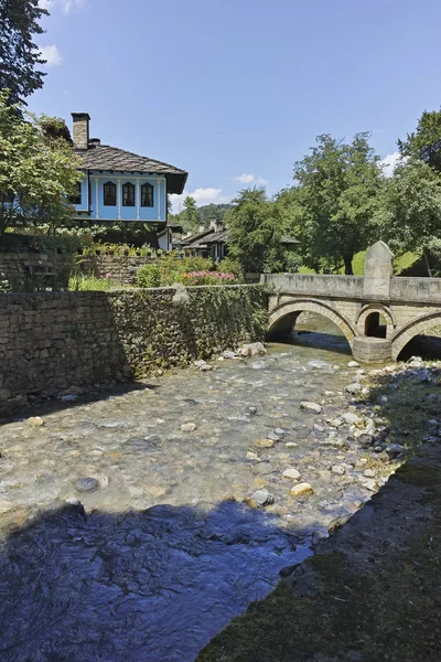 EDDR, Gabrovo, Bulgaristan - 6 Temmuz 2018: Mimari etnografik kompleksi EDDR (Etara) yakınındaki şehir Gabrovo, Bulgaristan