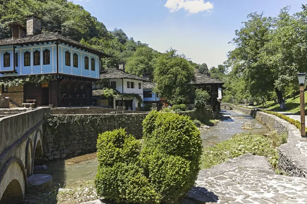 EDDR, Gabrovo, Bulgaristan - 6 Temmuz 2018: Mimari etnografik kompleksi EDDR (Etara) yakınındaki şehir Gabrovo, Bulgaristan