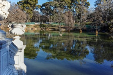 Madrid, İspanya - 22 Ocak 2018: Crystal Palace Retiro Park City, Madrid, İspanya