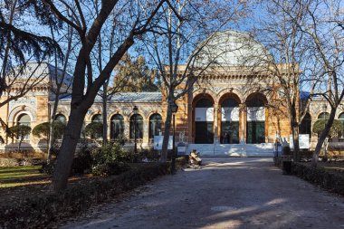 Madrid, İspanya - 22 Ocak 2018: Palace Velazquez Retiro Park City, Madrid, İspanya