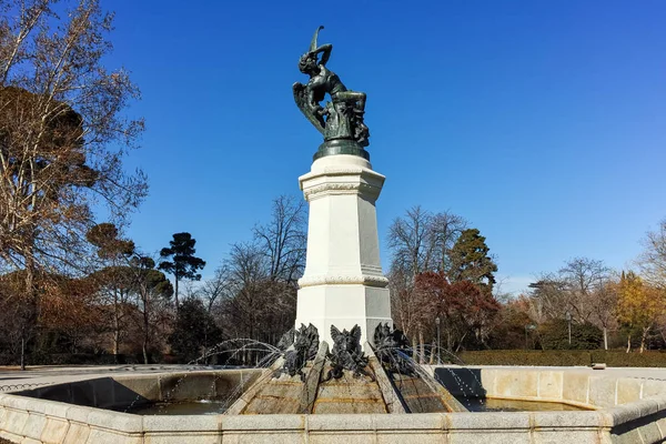 Madrid España Enero 2018 Fuente Del Ángel Caído Parque Del —  Fotos de Stock