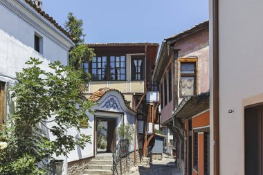Plovdiv, Bulgaristan - 5 Temmuz 2018: Tipik sokak cobblestones eski şehir şehir Plovdiv, Bulgaristan
