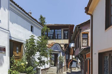 Plovdiv, Bulgaristan - 5 Temmuz 2018: Tipik sokak cobblestones eski şehir şehir Plovdiv, Bulgaristan