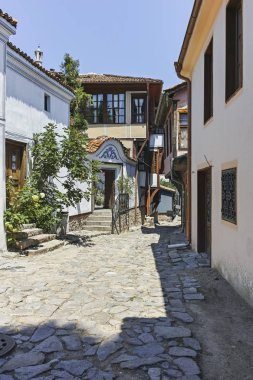 Plovdiv, Bulgaristan - 5 Temmuz 2018: Tipik sokak cobblestones eski şehir şehir Plovdiv, Bulgaristan