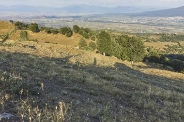 Ograzhden dağın, Blagoevgrad bölge, Bulgaristan günbatımı manzara