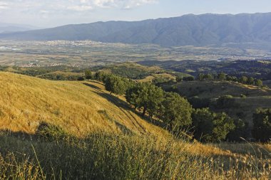 Ograzhden dağın, Blagoevgrad bölge, Bulgaristan günbatımı manzara