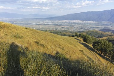 Ograzhden dağın, Blagoevgrad bölge, Bulgaristan günbatımı manzara