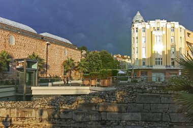 Plovdiv, Bulgaristan - 4 Temmuz 2018: Dzhumaya Camii şehir Plovdiv, Bulgaristan şaşırtıcı günbatımı