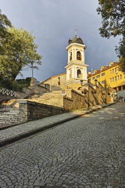 Plovdiv, Bulgaristan - 4 Temmuz 2018: gün batımı görünümü, Meryem Ana Doğu Ortodoks Kilisesi şehir Plovdiv, Bulgaristan Amazing