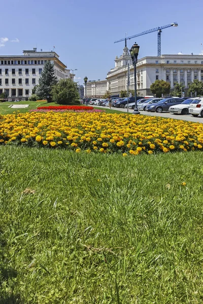 保加利亚索非亚 2018年7月12日 保加利亚索非亚市克尼亚兹亚历山大一世广场全景 — 图库照片