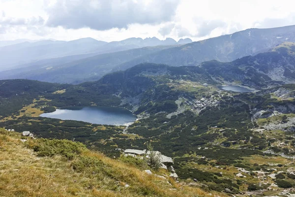 保加利亚七里拉湖附近的里拉蒙坦绿山景观 — 图库照片