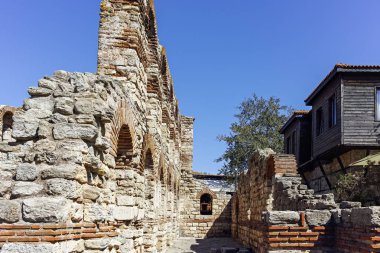 Nessebar, Bulgaristan - 12 Ağustos 2018: Kalıntıları, antik kilise olan Ayasofya Nessebar kasaba, Burgaz bölge, Bulgaristan