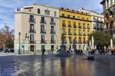 Madrid, İspanya - 23 Ocak 2018: Eski binasında Ramales kare (plaza Ramales) şehir Madrid, İspanya