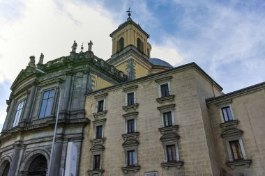 Madrid, İspanya - 23 Ocak 2018: San Francisco el Grande kilise Madrid şehir, İspanya görünümünü şaşırtıcı