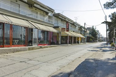 Nea Moudania, Yunanistan - 31 Mart 2019: Nea Moudania kasabasının dolgusu, Chalkidiki, Orta Makedonya, Yunanistan